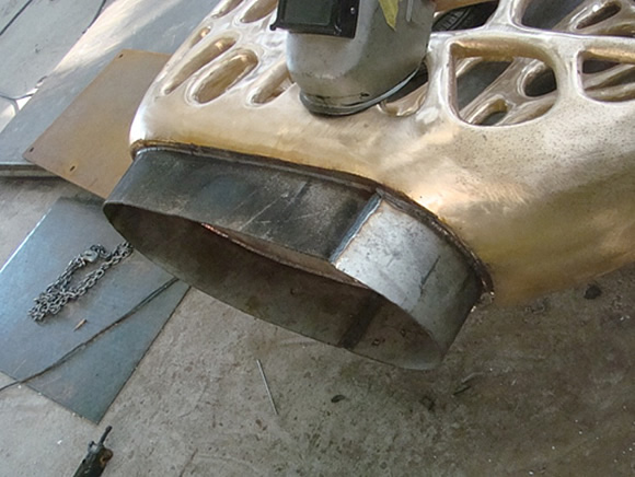 베이스 결합 부분 지지대 작업